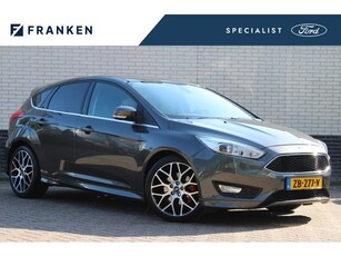 Ford Focus 1.5 182PK ST-Line Navigatie Parkeersensoren