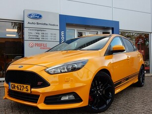 Ford Focus 2.0 ST-3 250PK 19-inch Xenon Recaro