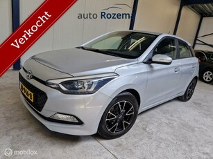 Hyundai i20 1.2 HP i-Motion Comfort Ecc Navi Haak Pdc Uitz