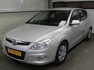 Hyundai I30 1.6i Dynam - Airco - Trekhaak - Netjes