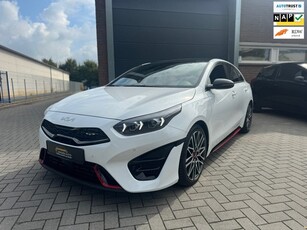 Kia ProCeed 1.6 T-GDi GT 204PK. full option, pano, camera