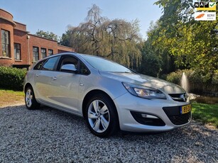 Opel Astra Sports Tourer 1.4 Cosmo