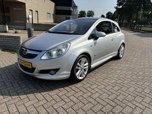 Opel Corsa 1.4-16V Cosmo OPC Line [