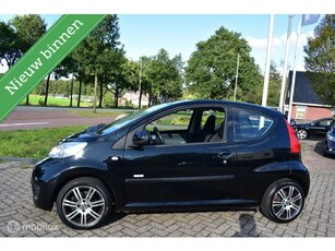 Peugeot 107 1.0-12V Millesim 200 AircoElekt,pakket126DKM!