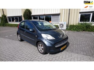 Peugeot 107 1.0-12V XS 5 Deurs met Airco...