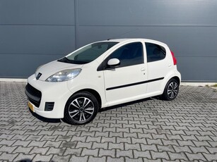 Peugeot 107 1.0-12V XS white/black bouwjaar 2010