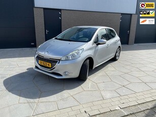 Peugeot 208 1.2 VTi Allure5DrsAIRCO 4x NIEUW All-Season