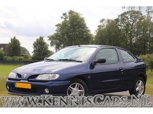 Renault 1998 Megan Coupe Coupe