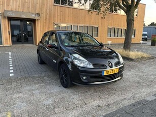 Renault Clio 2.0-16V Initiale airco trekhaak