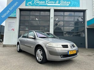 Renault Mégane 2.0-16V Dynamique Comfort (bj 2004)