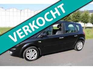 Renault Scénic 1.6-16V Tech Line met Navigatie en Climate