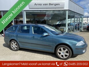 Skoda Octavia Combi 1.6 FSI Elegance, clima, cruisecontrol