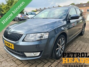 Skoda Octavia Combi 1,6TDI Luxe Edition uitv. BTW auto