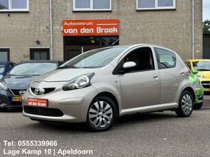 Toyota Aygo 1.0-12V Calvin Klein 5Drs Airco Leder/Alcantara