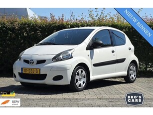 Toyota Aygo 1.0-12V Now (bj 2011)