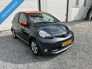 Toyota Aygo 1.0 VVT-i Dynamic Orange AIRCO 5 DRS (bj 2012)