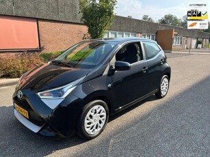 Toyota Aygo 1.0 VVT-i x-play Dealerauto Airco Camera N.A.P