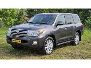 Toyota Land Cruiser V8 4.5 V8 D-4D Executive Window Van