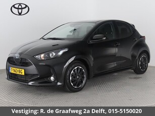 Toyota Yaris 1.5 Hybrid Active Black Edition Apple