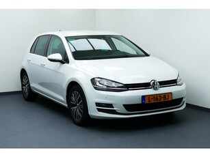 Volkswagen Golf 1.4 TSI Connected Series Bj 12-2016. Xenon