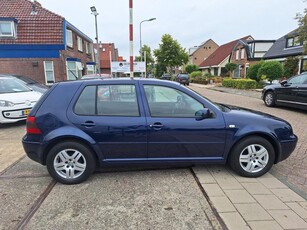 Volkswagen Golf 1.6-16V Sportline climate Cruise Apk