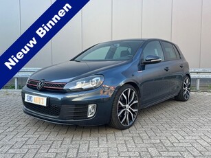 Volkswagen Golf 2.0 GTI Led Xenon / Navigatie / 5 Deurs