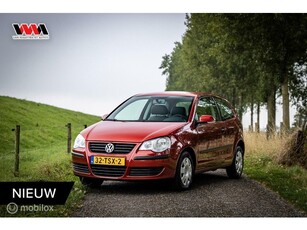 Volkswagen Polo 1.4-16V Trendline Automaat