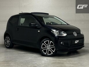 Volkswagen Up! 1.0 Black up! Pano Navi 75PK Stoelverw. NAP