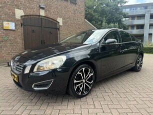 Volvo S60 1.6 T3 Kinetic Clima/Navi/Cruise/PDC/Trekh