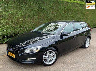 Volvo V60 2.4 D6 AWD Plug-In Hybrid Momentum RIJDT SUPER!!!!