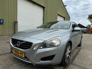 Volvo V60 2.4 D6 AWD Plug-In Hybrid Summum (bj 2013)