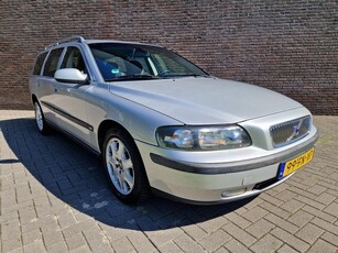 Volvo V70 2.4 T Comfort Line APK 08-2025 trekhaak goed