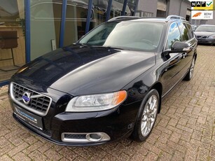 Volvo V70 2.5FT Summum 230PK LEER / XENON / TREKHAAK