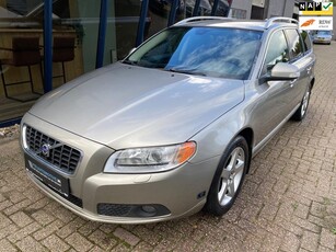 Volvo V70 3.2 Summum Automaat 238PK / LEER / XENON /