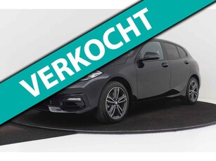 BMW 1 Serie 118i Executive Edition | Org NL | Dealer Ond | Sportstoelen | Camera | CarPlay |