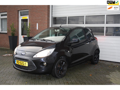 Ford Ka 1.2 Titanium X start/stop Panorama Dak Stoelverwarming getint glas Zwarte velgen