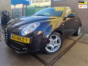 Alfa Romeo MiTo 1.4 Centenario/airco/nap/nieuwe apk/leer/ parkeersensoren/trekhaak/rijd schakelt goed /inruilen is mogelijhk