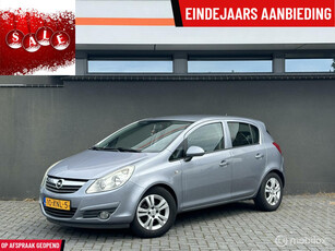 Opel Corsa 1.4-16V Cosmo / Leuk voor een klein prijsje