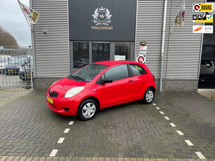 Toyota Yaris 1.0 VVTi +