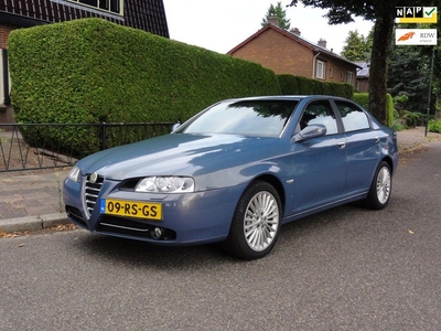 Alfa Romeo 166 3.0 V6 Distinctive NL auto leder navig xenon