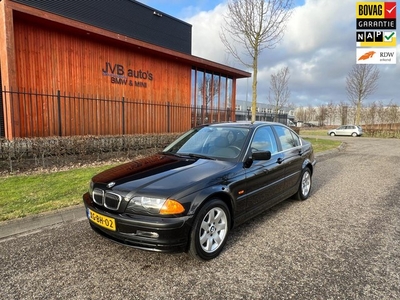 BMW 3-serie 328i automaat, 84.176km. NL geleverd, youngtimer