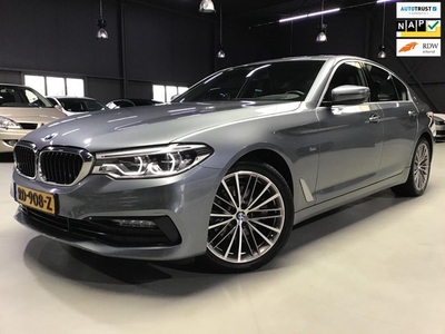 BMW 5-serie 520i High Executive I NL I Leder I Navi I PDC I