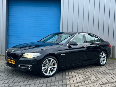 BMW 5-serie 528i High Luxury Edition/Memory/NL