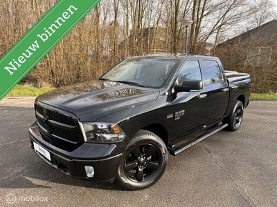 Dodge Ram 1500 5.7 V8 4x4 Crew Cab 5'7 Classic Black Edition