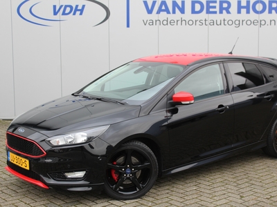 FORD FOCUS 1.5-150pk 'Black Edition'. Keurig nette sportieve Ford Focus. Iets aparts ! Airco, LM wielen, navigatie, telefoonvoorb., cruise cntrl, privacy glass, parkeersensoren v+a, sportstoelen etc