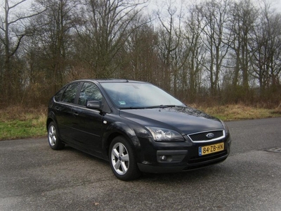 Ford Focus 1.6-16V Futura . 5 Deurs . Airco . Cruiscontrol