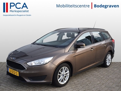 Ford FOCUS Wagon 1.0 EcoBoost Trend *Trekhaak - Voorruit