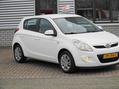 Hyundai I20 1STE EIGENAAR 1.2i DynamicVersion