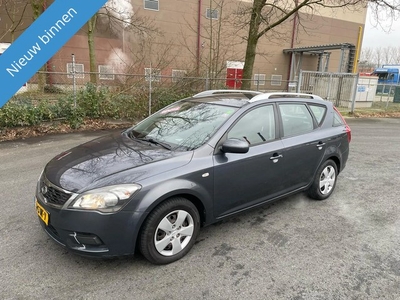 Kia cee'd 1.4 CVVT X-tra ZEER NETTE AUTO RIJD EN SCHAKELT