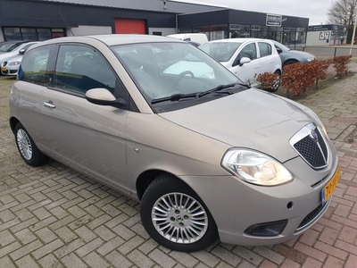 Lancia YPSILON-1.4-16V-Oro DFN-Automaat